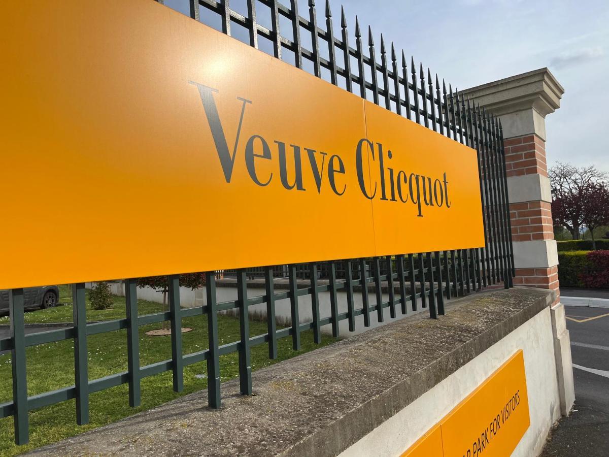 Les Rives Remoises Lägenhet Reims Exteriör bild