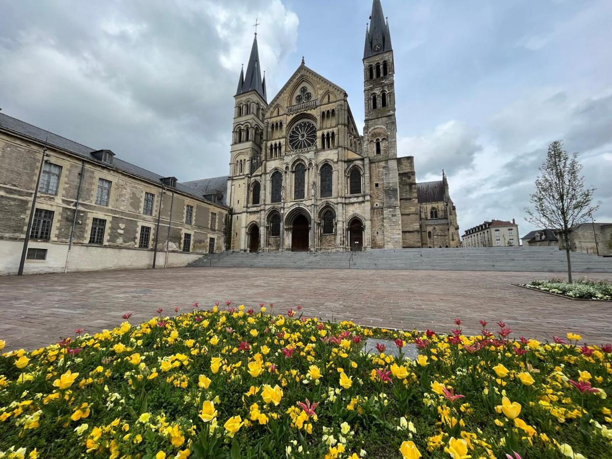 Les Rives Remoises Lägenhet Reims Exteriör bild