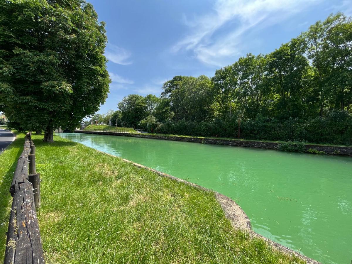 Les Rives Remoises Lägenhet Reims Exteriör bild